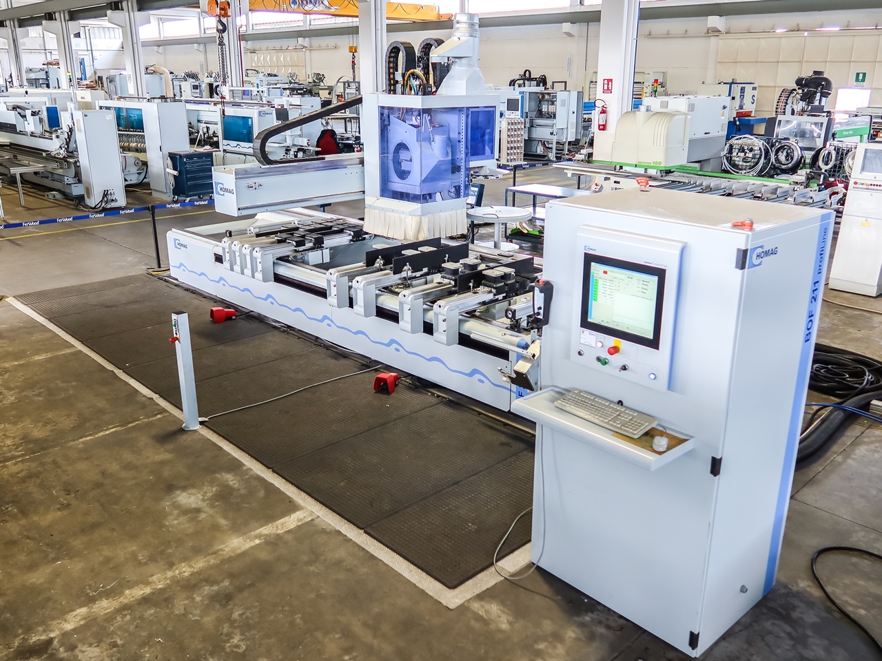 Used HOMAG | BOF 211/40/AP-CNC Machine Centers With Pod And Rail, image size:1280x960